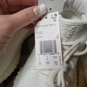 Yeezy Boost 350 V2   7.5 & 11 ALL WHITE BNWT